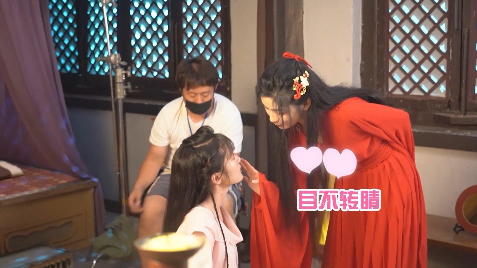 女生给男生织围巾还可以说是普通朋友吗？